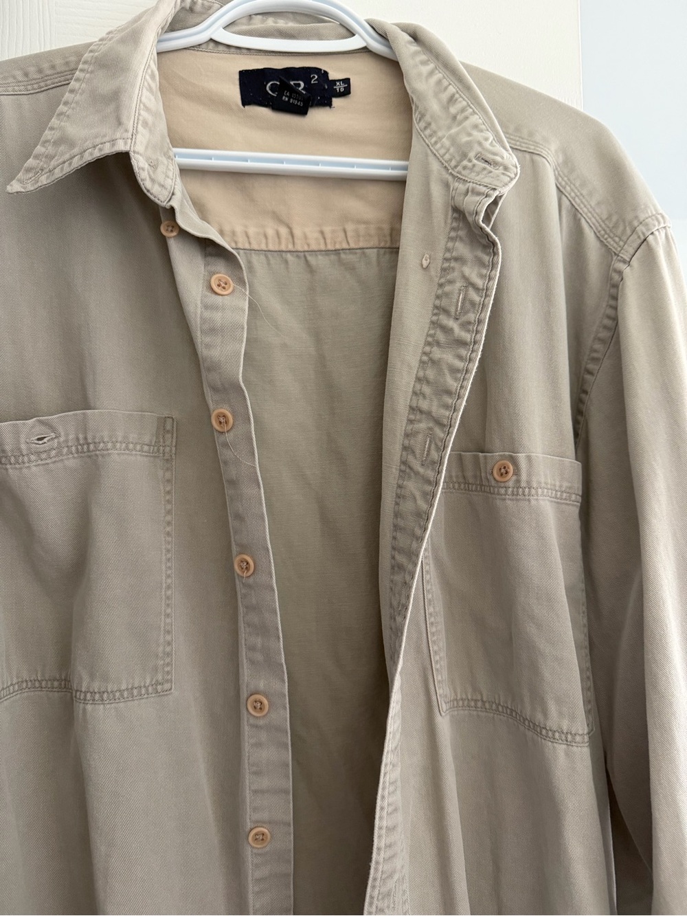 Button down - Picture 2 of 4